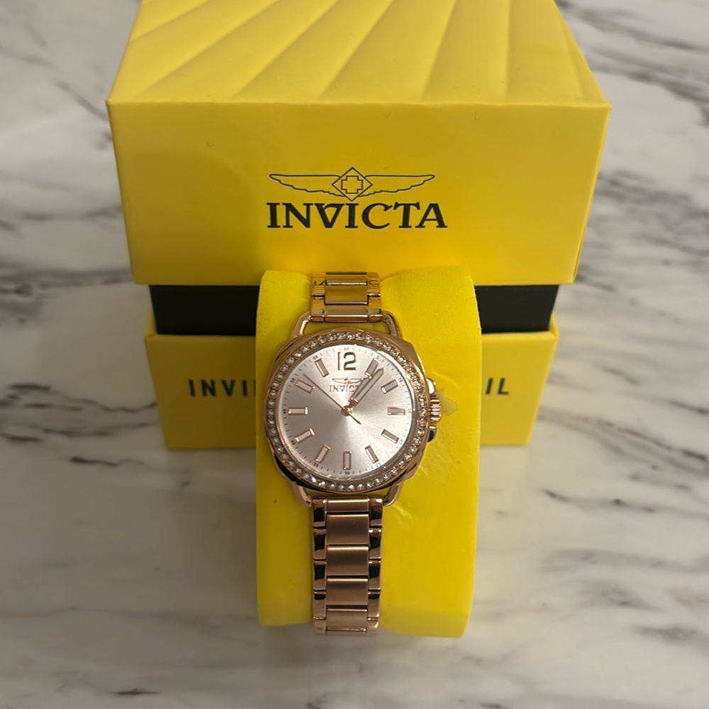 BNIB Invicta rose gold watch